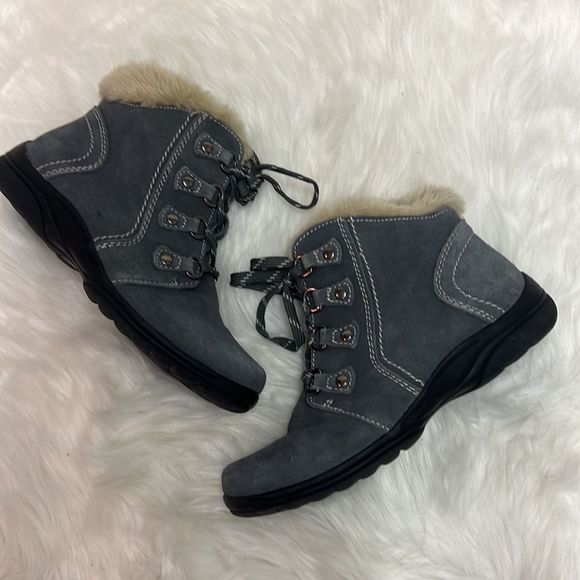 Earth Origins Crowley 7M Water Resistant Faux Fur Suede Ankle Boots Bin 22 - Picture 2 of 9